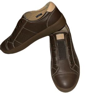 Spenco orthotic leather sneakers